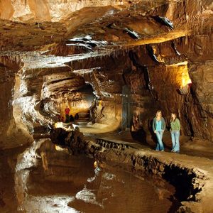 dan-yr-ogof-10