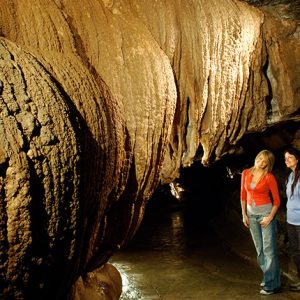 dan-yr-ogof-13